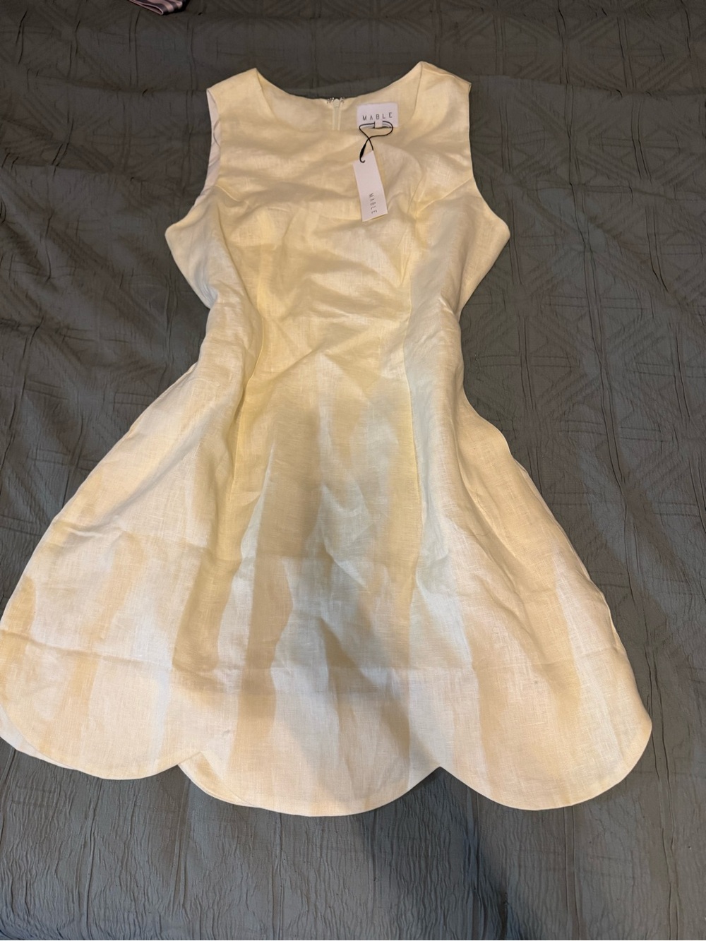 Women’s Light Yellow Scallop-Hem Sleeveless Dress